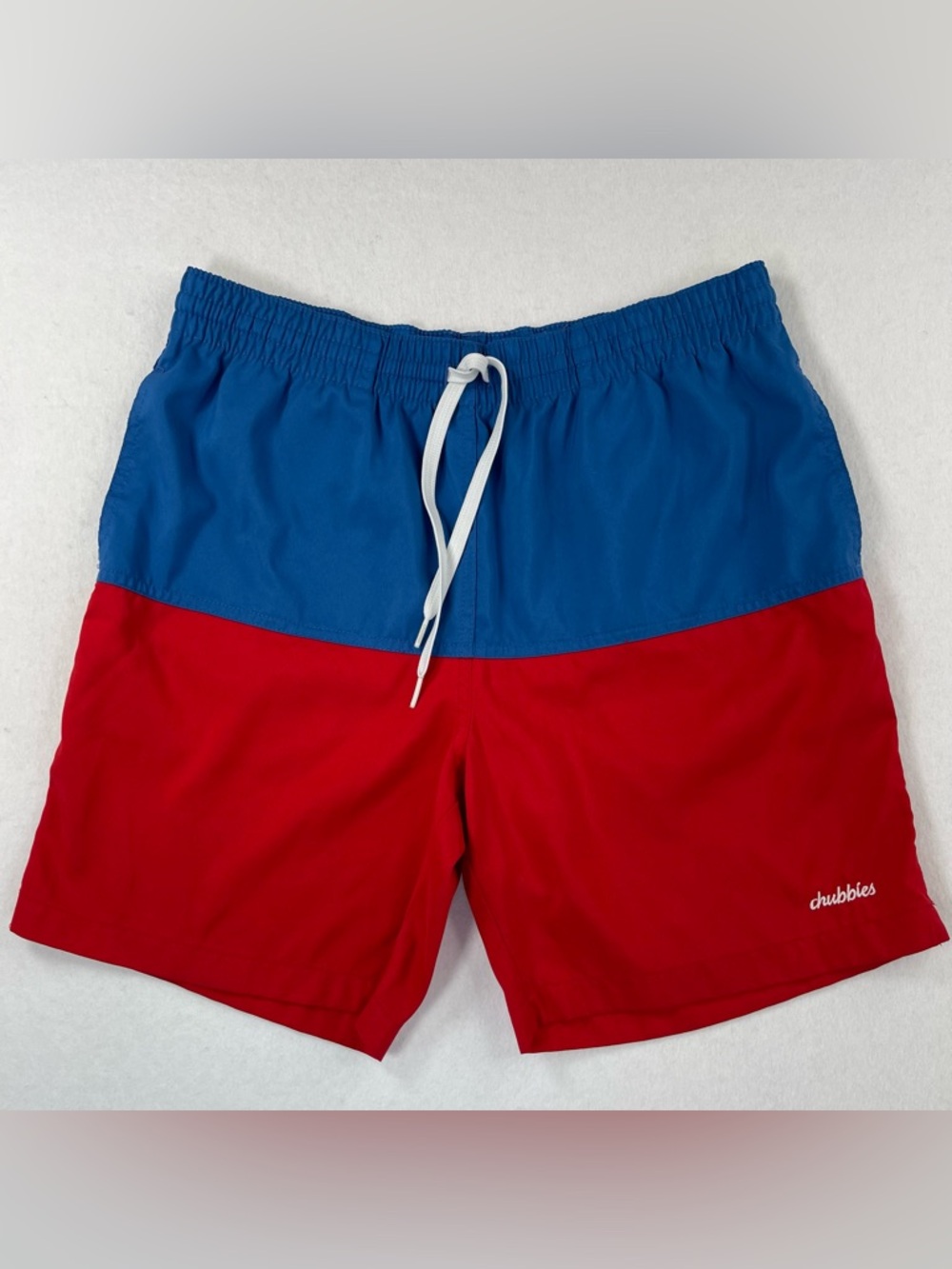 Chubbies Swim Trunks Men’s M Red Blue Colorblock  7” Inseam Mesh Lined Shorts